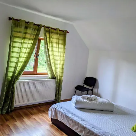 Casa Iulia Holiday home *